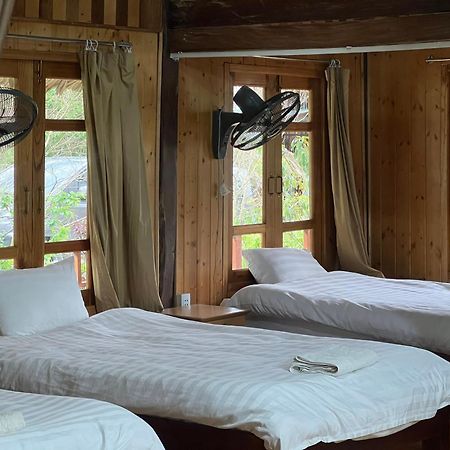 Tom'S Du Gia Homestay Lang Cac Luaran gambar